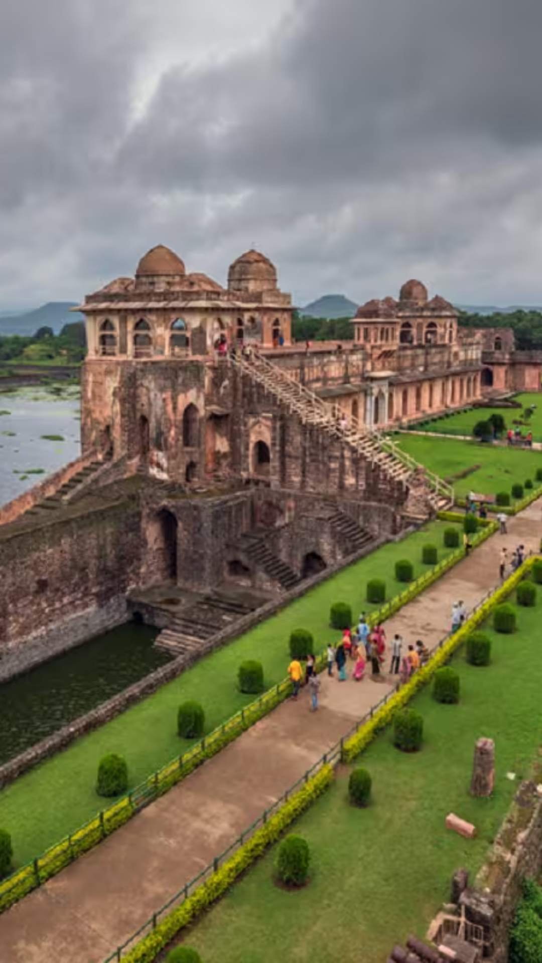 मध्य प्रदेश की यात्रा तब तक अधूरी है, जब तक इसकी प्राकृतिक सुंदरता को बारिश में न देखा जाए
