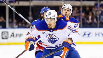 Connor McDavid and David Tomasek labeled among NHL’s unluckiest players as frustration builds in Edmonton | NHL News
