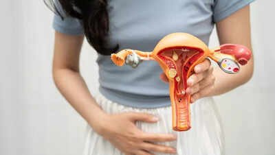 Endometrial (Uterine) cancer symptoms in women: Bleeding, pain, and other early slues |