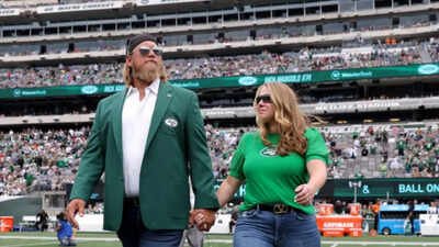 Nick Mangold Family Unit—Wife Jennifer and Four Children | NFL News