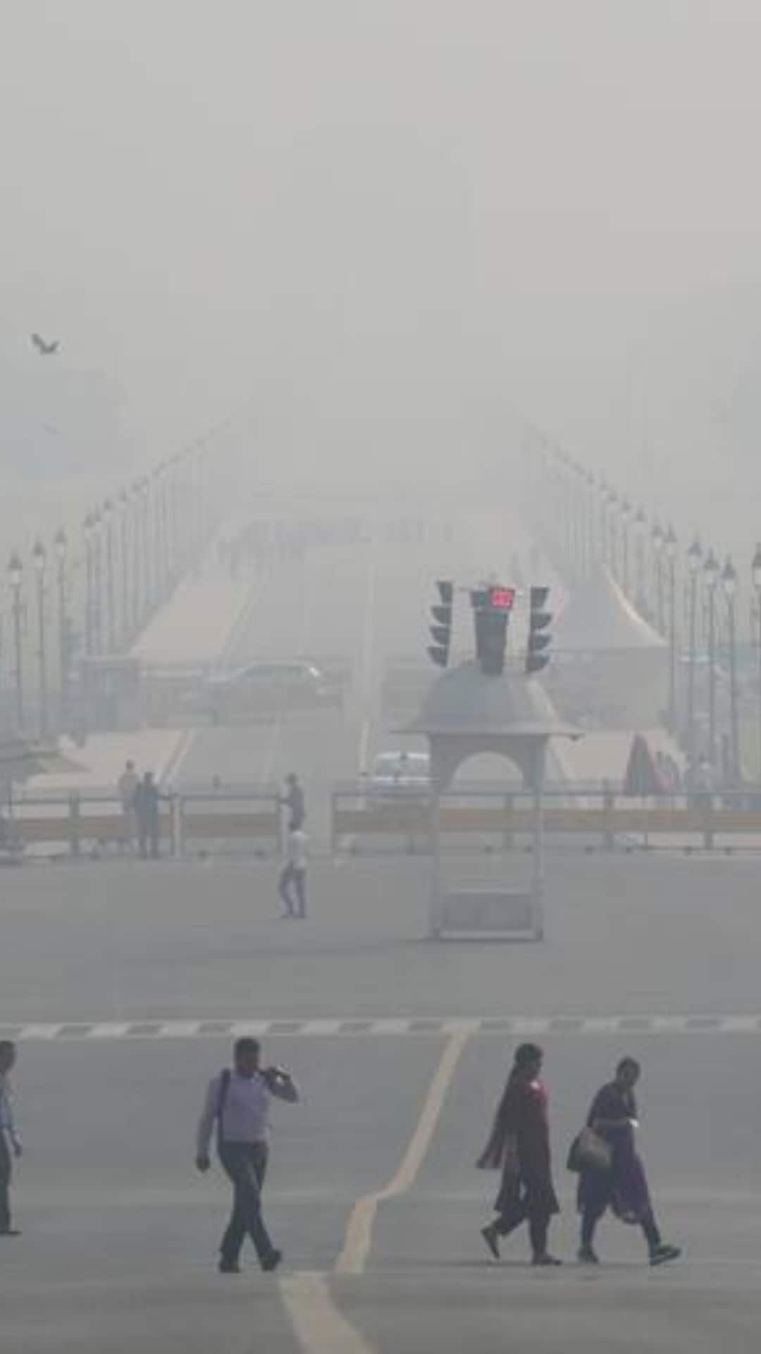 राजधानी दिल्ली में वायु प्रदूषण का स्तर खतरनाक स्तर पर पहुंच गया है एक्यूआई 400 के पार दर्ज किया गया है