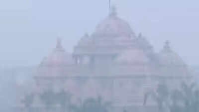 Fog adds to woes as Delhi air stays severe for 3rd day | India News