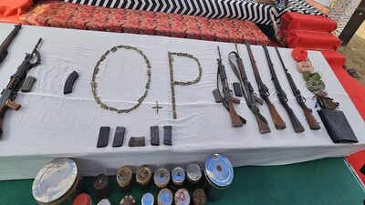 22 Naxals surrender before Odisha Police in Malkanagiri | India News