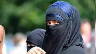 Hijab–saffron shawl row erupts again in Karnataka’s Haveri college: Students protest, demand ‘enforcement of dress code’ | Hubballi News