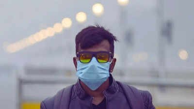 Delhi chokes on ‘Severe plus’ AQI: Smog engulfs city, low visibility; key points | Delhi News