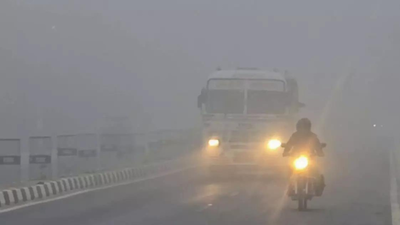 Uttar Pradesh: Dense fog triggers fatal crashes, 9 dead | India News