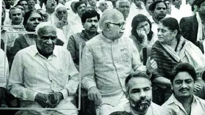 Sharing PM Modi photo, Digvijaya Singh lauds Sangh, BJP says attack on Rahul | India News