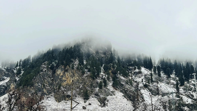 Avalanche warning issued for five districts in Jammu and Kashmir