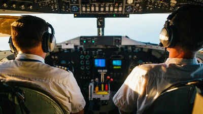Pilot spots mysterious object hovering beside jet — air traffic control responds: ‘Good luck with the aliens’ |