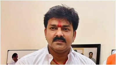 Watch: Viral chaos at Pawan Singh’s birthday: Friend Vishal Singh pushed off stage |