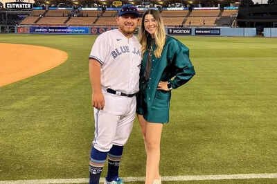 Toronto Blue Jays catcher Alejandro Kirk enjoys time off the field as wife Sofia Castaneda shares a family moment on Instagram | MLB News