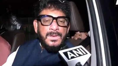 ‘Dhamki de raha hai mujhe, bolo aajao?’: Waris Pathan responds to Nitesh Rane over Owaisi’s hijab-clad PM ‘wish’ | Mumbai News