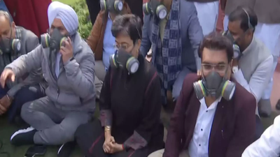 AAP holds protest in Delhi Assembly premises over rising air pollution | India News