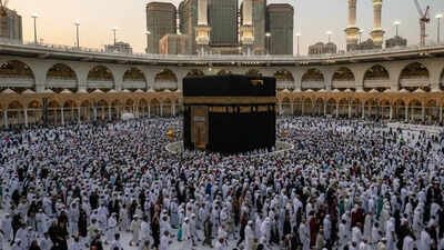 Umrah packages touch Dh8,000 as Ramadan 2026 travel demand rises in UAE | World News