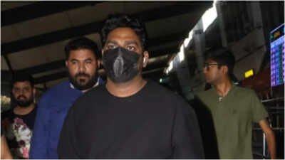 Zakir Khan spotted in Udaipur ahead of Rashmika Mandanna and Vijay Deverakonda’s wedding; Is a performance on the cards? | Hindi Movie News