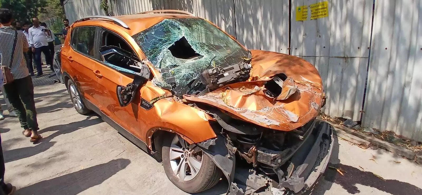 Mumbai Metro Pillar Collapse: Portion of under-construction Mumbai Metro pillar collapses in Mulund; 1 dead, 4 injured | Mumbai News