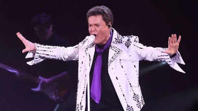 Donny Osmond Lawsuit: Concertgoer sues Donny Osmond and Harrah’s casino after allegedly being struck by an oversized ball at Las Vegas show |