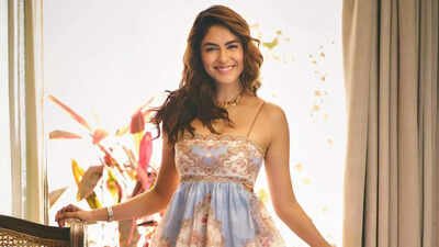 Amid relationship rumours with Dhanush, Mrunal Thakur says ‘Love should happen to everyone on this planet’ |