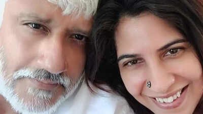 Vikram Bhatt: Amid Rs 30 crore fraud case, Vikram Bhatt faces fresh allegations as casting director accuses him of non-payment of fees |