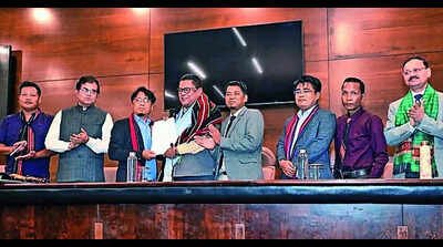 Assam signs settlement pacts with 3 Kuki groups, 1 Hmar outfit | Guwahati News