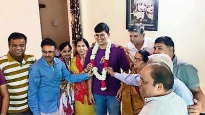 Civil Services Examination 2025: MBBS graduate tops civil services exam in which professionals dominate | India News