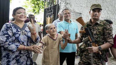 Vote-shy Kolkata catches up with Bengal, well, almost | India News