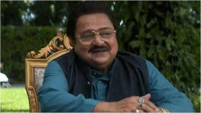 Rakesh Bedi: ‘Ab challan mat kaat dena’: Rakesh Bedi’s witty encounter with traffic police who turned into his biggest fans goes VIRAL | Hindi Movie News
