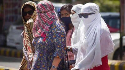 India Issues Heatwave Alert: Red, Orange, and Yellow Warnings Across Multiple States | India News