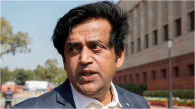 ‘Bas aana hai aur viral ho jana hai’: Ravi Kishan BREAKS SILENCE on his ‘home from work’ meme | Hindi Movie News