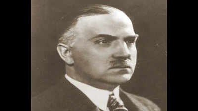 In 1916, Jan Czochralski mistakenly dipped his pen into molten metal, and the strange discovery became the foundation of modern silicon chips |