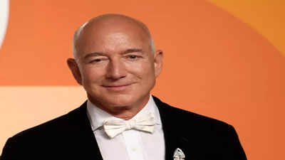 Jeff Bezos: After telling Amazon users that if we ran Amazon like New York City runs its School system, packages would take weeks to reach; Jeff Bezos now tells New York mayor: Best way to put money in people’s pockets is … |