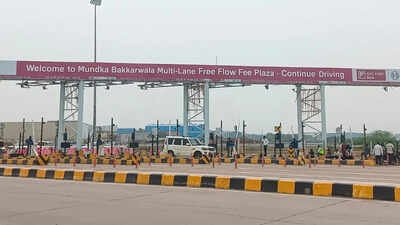 Barrierless tolling sees Rs 30 lakh recovery as half of users clear dues | India News