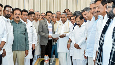 Karnataka governor Thaawarchand Gehlot accepts Siddaramaiah’s resignation as CM, cabinet dissolved | India News