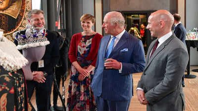 King Charles Iii: King Charles surprises audience at Kenneth Branagh’s sold-out Shakespeare show in Stratford-upon-Avon | World News