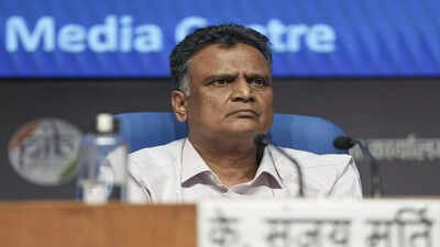 CAG: Governance is barrier in ease of urban mobility | India News