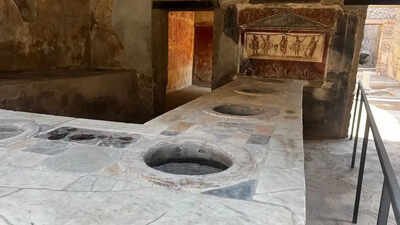 Pompeii’s 2,000-year-old mystery jars finally revealed by 3D scans: How Romans built them, and why their function remains a mystery | World News