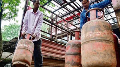 ‘India’s Cooking Gas Prices Remain Lowest in the World’: Petroleum Ministry Amid LPG Hike | India News