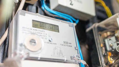 UP Electricity Regulatory Commission imposes penalty over delayed power restoration for prepaid smart meter consumers | Lucknow News