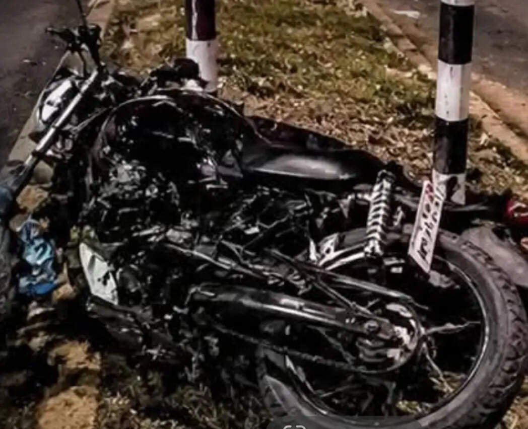 Speeding bike hits barricade near Jabra check post, 2 killed | Ranchi News