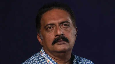 Prakash Raj: When Prakash Raj mocked ‘Dhurandhar 2’ and took swipe at Allu Arjun, Mahesh Babu and Jr NTR: ‘I am far from Dhurandhar, are you too?’ | Tamil Movie News