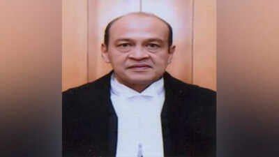 ‘Resigned judge’ can’t be impeached, say constitutional experts | India News