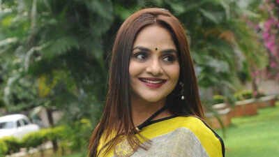 Madhoo Daughter Wedding: Veteran actress Madhoo reveals elder daughter will tie the knot soon, says she is in ‘La La Land’ ahead of wedding | Tamil Movie News